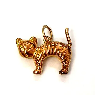 9ct Yellow Gold Cat Charm 1.6 Grams • £90