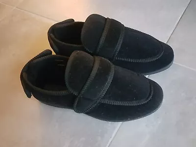 Mens Wide Fit Slippers 9 • £6.50