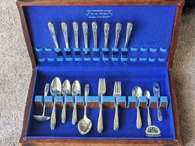 Rogers Silverplate Flatware Set (8) Daffodil With Tarnish Resisting Wooden Chest • $149