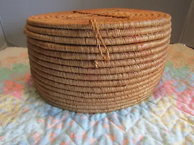 Vintage Hand Woven Round Basket 9  Diameter With Lid • $19.99