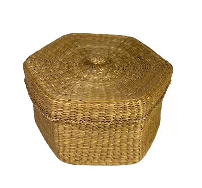 Vintage Hexagon Hand Woven Grass Basket With Lid Trinket Sewing Make-Up • $15