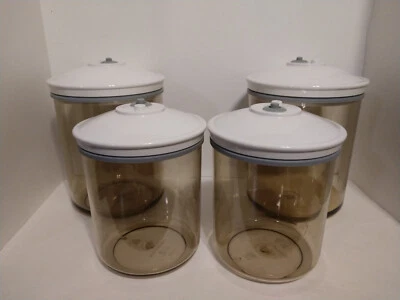 $44.95 • Buy Snail Food Saver Vacuum Seal CANISTERS & LIDS Smoke 2-KY135 2-KY124 Lot Of 4