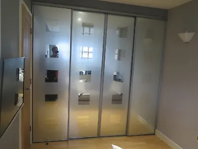 £40 • Buy IKEA Mirrored Sliding Wardrobe Doors Used