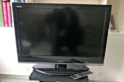£19.99 • Buy Toshiba Regza 32inch LCD COLOUR TV Model 32RV75 With REMOTE CONTROL & STAND