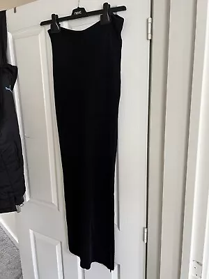 M&S St Michael Ladies Black Long Stretchy Skirt - Size: 10 • £0.99