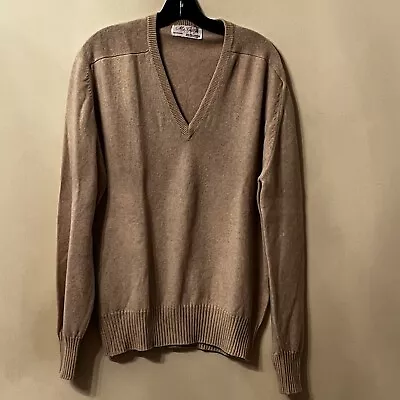 McGeorge Dumfries Cream Cashmere V-Neck Sweater Size 44. • $58