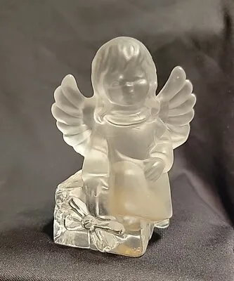 Vintage 1981 Goebel M.J. Hummel 24% Frosted Glass Angel Sitting On A Present • $16.99