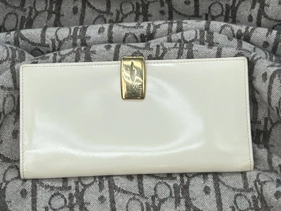 $85 • Buy Vintage G Clasp Gucci Wallet
