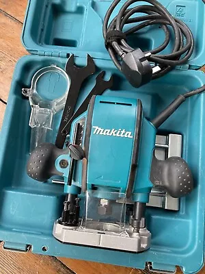 Makita RP0900X Plunge Router 1/4 3/8 Inch 8mm Collets • £50