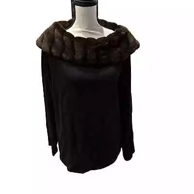 Women’s Carolina Sweater W/ Faux Mink Collar  Size 18/20 • $40