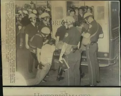 1967 Press Photo Oakland Police Drag Anti-draft Protester To Paddy Wagon. • $15.99