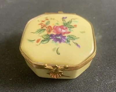 Trinket Box Porcelain Peint Main On Back Floral 2 1/4” X 2 1/4” • $5.99