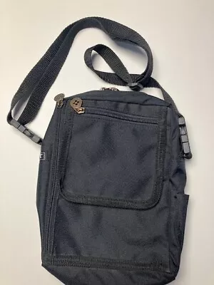 Everest Black Nylon Padded Cross Body Bag • $22