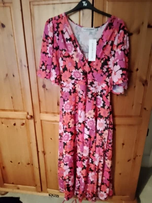 Simply Be Dress Size 22 70s Style . NWT • £12