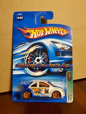 Hot Wheels 2006 Treasure Hunt Series #5/12 Volkswagen New Beetle Cup Real Riders • $22.99