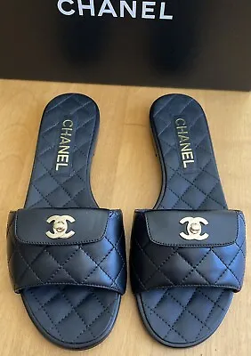 Chanel Black Turnlock Gold CC Logo 37 EUR Size Slide Sandal Flat Quilted Flop • £1638.63