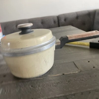 $41.99 • Buy KF Kitchen Fair Cast Aluminum Sauce Pot Lid 3Qt Vintage Almond Wooden Handle Dc7