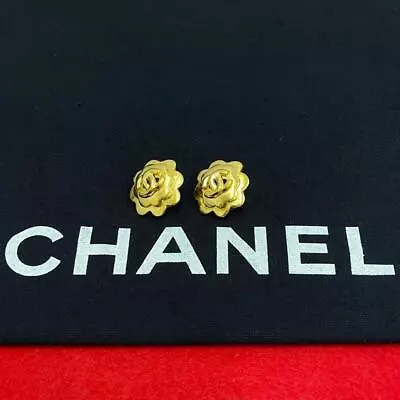 Extreme Chanel 96P Coco Mark Flower Earrings Gold • £423.07