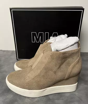 MIA Women's Size 7 NWB Cristie Wedge Heel Sneaker  Tan+White Sole    • $48.99