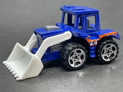 Matchbox Tractor Shovel - Mint • £5.95