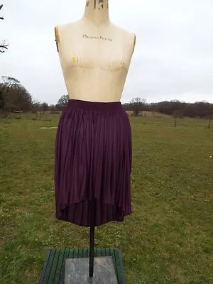 Fab TOPSHOP Aubergine Pleated Pull On Dip Hem Mullet Skirt Size 12 BNWT RRP £28 • $15.54