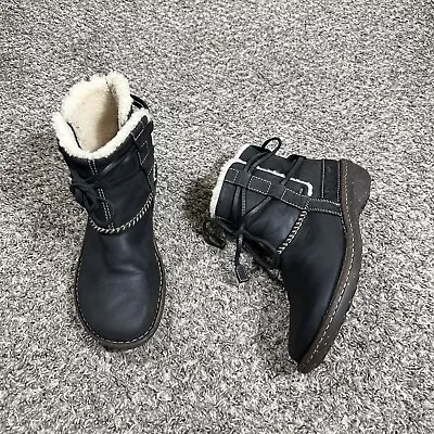 UGG Cove Black Leather Sheepskin Lined Lace Up Warm Winter Mid Calf Booties Sz 8 • $68