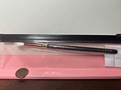 ZOEVA Luxe Defined Crease Brush 224 (Rose Golden Vol. 1) New In Packaging • $10.89