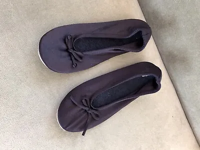 Womans Isotoner Ballerina SLIPPERS Slip On Easy To Pack GREAT CONDITION • $7.99