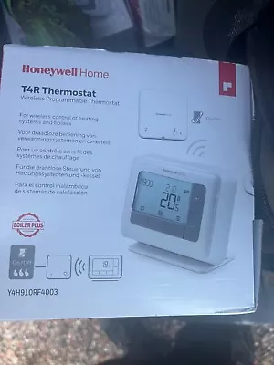 Honeywell T4R Wireless 7 Day Programmable Thermostat - Y4H910RF4003 • £65