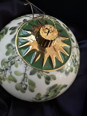 The Smithsonian Collection Goebel Mistletoe Kissing Ball Ornament Box • $24