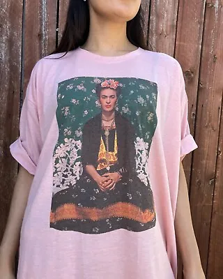 Frida Kahlo Graphic T-shirt • $22