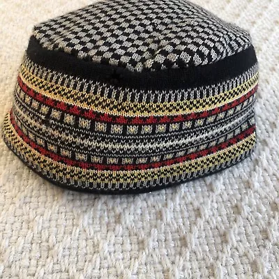 Turtle Fur Italy Geometric Merino Wool Stretch Beanie Hat Cap Knit Read • $11