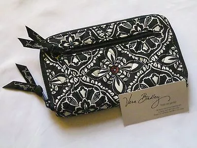 Vera Bradley BARCELONA Zip AROUND WALLET Clutch WRISTLET For PURSE Tote Bag  EUC • $39.95