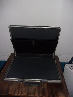 Vintage Samsonite Hard Shell Grey Slim Briefcase W/Key • $50