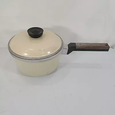 $22.95 • Buy KF Kitchen Fair Cast Aluminum Sauce Pot Pan Lid 2Qt Vintage Almond Wooden Handle