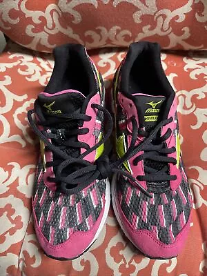 Mizuno Women  Wave Elixir 8 Running Shoe Size 7.5 Multicolored • $50