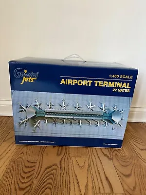 Gemini Jets 1:400 Scale Airport Terminal 22 Gates GJARPTC • $549.99