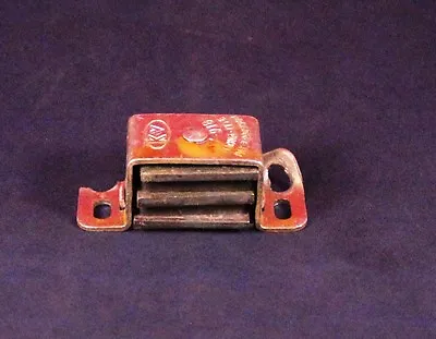 Vintage 1  Magnet Cabinet Latch Magna-Tite KV-918 • $2.55
