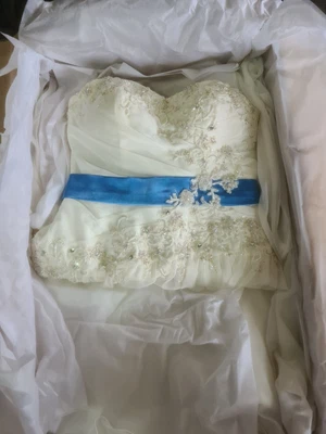 $279 • Buy Wedding Dress Size 10