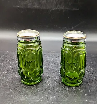 Vintage L.E. Smith Green Glass Moon And Stars Salt Pepper Shakers Set • $23.99