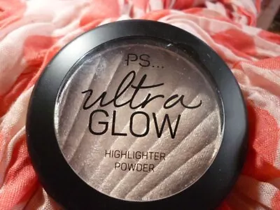 PS ULTRA GLOW HIGHLIGHTER POWDER.BRUNCH CLUB  ~New ~ • £4