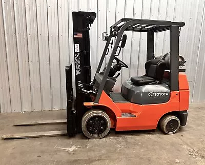 Toyota 5000 Lb Warehouse Forklift 3 Stage Mast Side Shift LP Cushion Tires 7FGCU • $13500