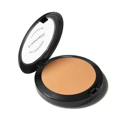 MAC Full Coverage Foundation - NC 30 • $33.99