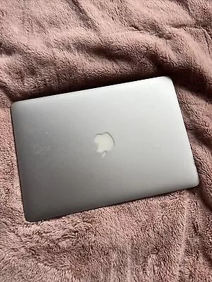 Broken MacBook Air • £60