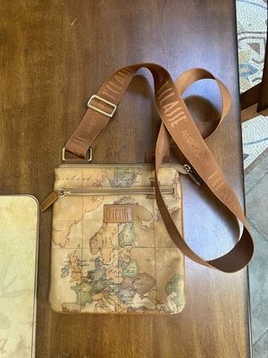 $120 • Buy Alviero Martini Prima Classe Crossbody Bag  D083 6000