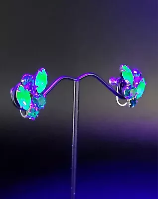 Vtg URANIUM Emerald Green Marquise Pear Square Cut Rhinestone Screwback Earrings • $12