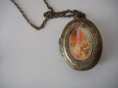 £3 • Buy Custom Jewellery Oval Locket With Poppy And Daisy Flowers Image New