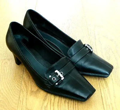 Clarks Ladies Slip On ODD SIZE Black Leather Court Shoes UK LEFT 6.5 & RIGHT 5.5 • £24.91