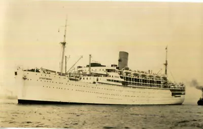 1950s Postcard P & O Ocean Liner RMS STRATHMORE Off Gravesend • £1.50