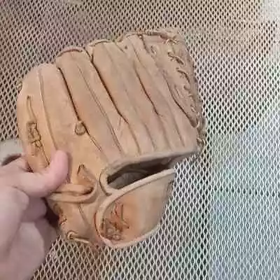 Rare Vintage 1960s MacGregor Baseball Glove • $15